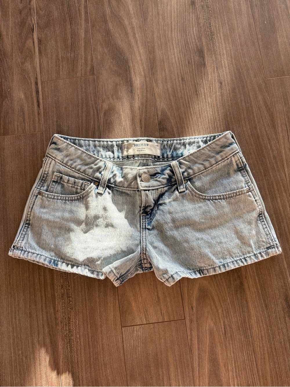 Hollister Women's Light Blue Low-Rise Denim Shorts